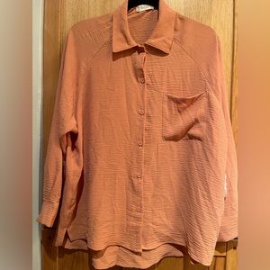 Altar'd State Peach Crinkle Collared Button Up BlouseLong Sleeve Size XS NWT